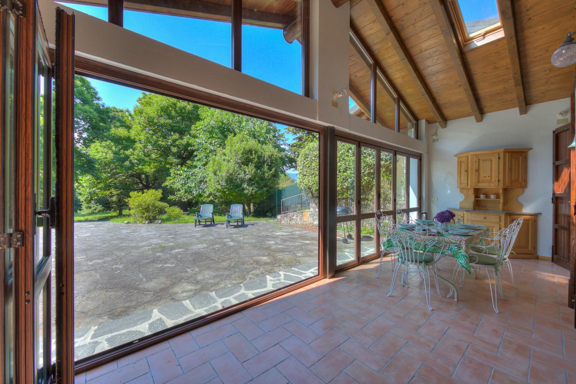 Villa Il Castagno Few Min From Beach - Happy Rentals Castelveccana Dış mekan fotoğraf