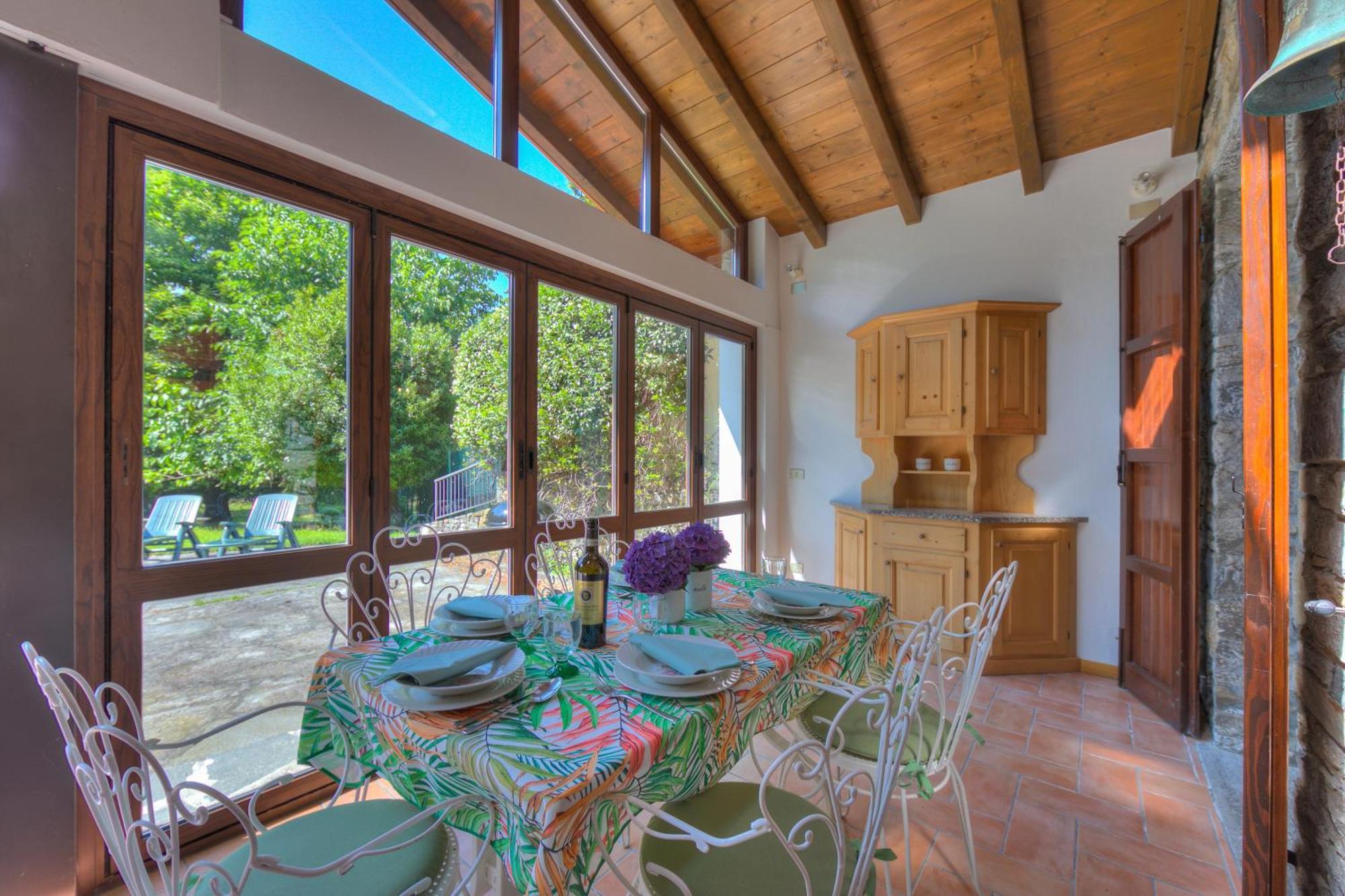 Villa Il Castagno Few Min From Beach - Happy Rentals Castelveccana Dış mekan fotoğraf